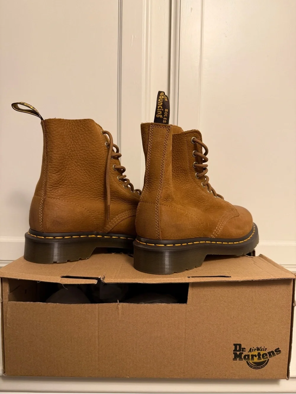 Dr. Martens Desert Brown 1460 Pascal boots Size 6 Men’s: 7 Women’s. NWT box cut